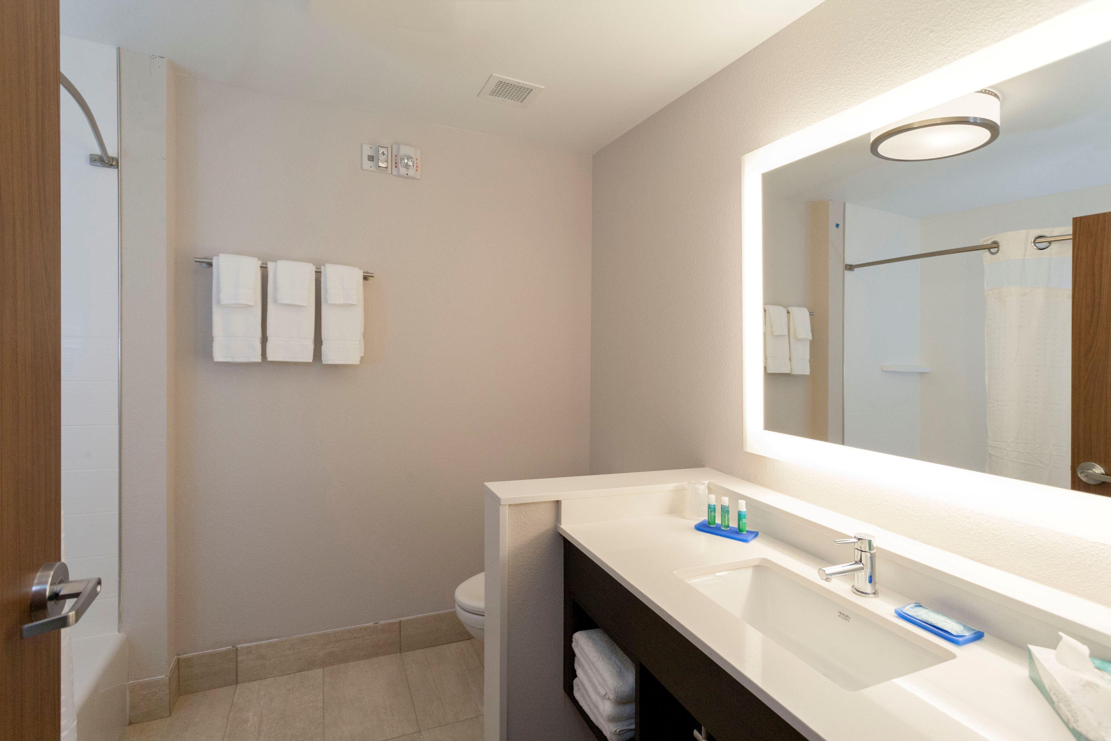 Holiday Inn Express Hotel & Suites Clearfield By Ihg Exterior foto