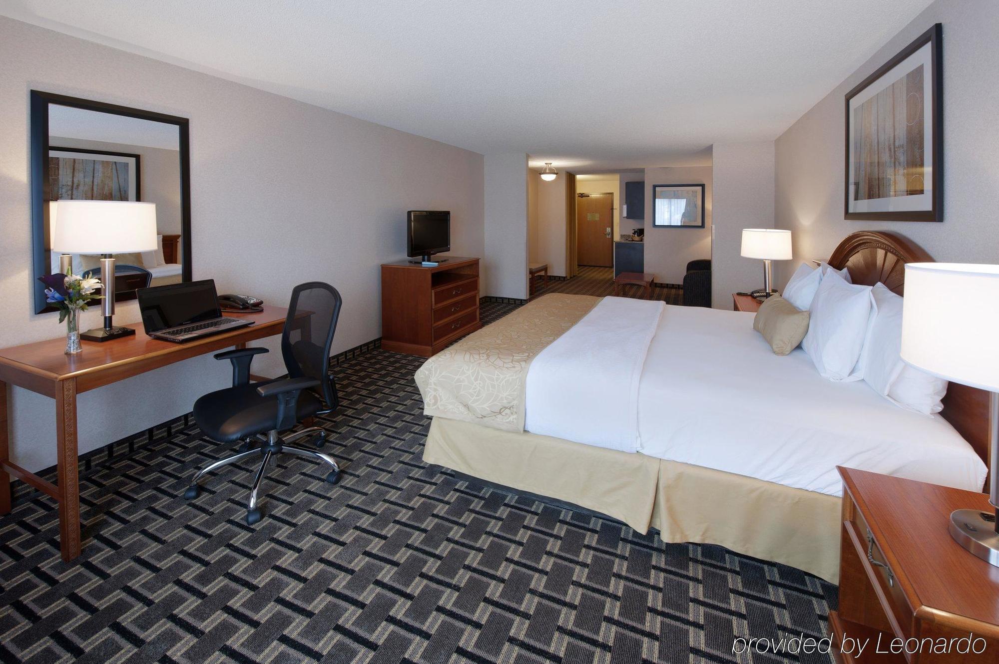 Holiday Inn Express Hotel & Suites Clearfield By Ihg Exterior foto
